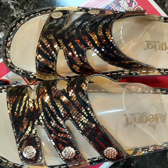 Alegria Slide Sandals size 39 (US 8.5-9) multi color leather New in box - Picture 2 of 8